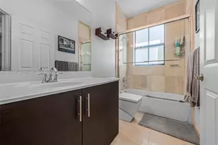 10355 NW 70th Ln, Doral, FL 33178 - Photo 19