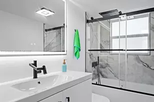 137 Golden Isles Dr, Hallandale Beach, FL 33009 - Photo 11