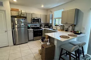 466 NE 12th St, Florida City, FL 33034 - Photo 9