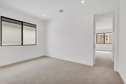 8037 NW 42nd St, Doral, FL 33166 - Photo 19