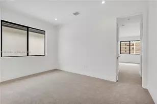 8037 NW 42nd St, Doral, FL 33166 - Photo 19