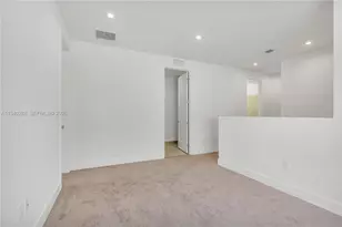 8037 NW 42nd St, Doral, FL 33166 - Photo 17