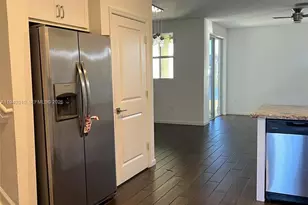 2432 SE 15th St, Homestead, FL 33035 - Photo 5