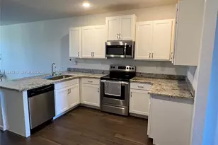 2432 SE 15th St, Homestead, FL 33035 - Photo 5