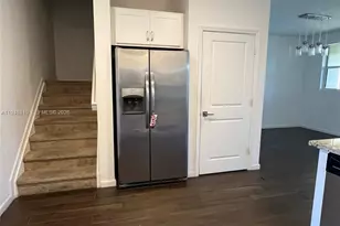 2432 SE 15th St, Homestead, FL 33035 - Photo 9