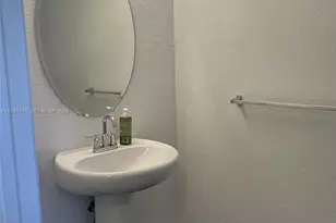 2432 SE 15th St, Homestead, FL 33035 - Photo 11