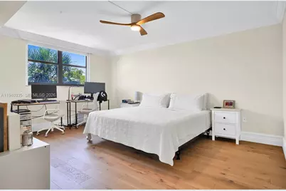 801 N Venetian Dr #201, Miami, FL 33139 - Photo 9