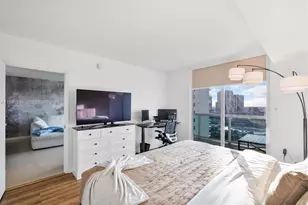 1800 N Bayshore Dr, Miami, FL 33132 - Photo 11