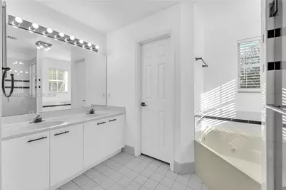 1450 Weeping Willow Way, Hollywood, FL 33019 - Photo 7