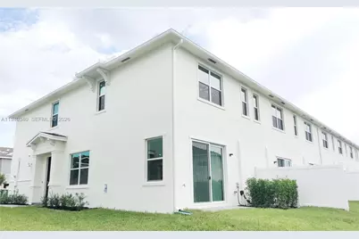 400 SE Crossoak Ln, Port Saint Lucie, FL 34984 - Photo 3