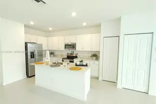 400 SE Crossoak Ln, Port Saint Lucie, FL 34984 - Photo 5