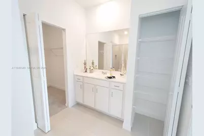 400 SE Crossoak Ln, Port Saint Lucie, FL 34984 - Photo 17