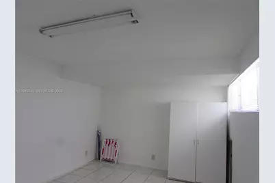 8243 NW 8th Pl, Plantation, FL 33324 - Photo 5