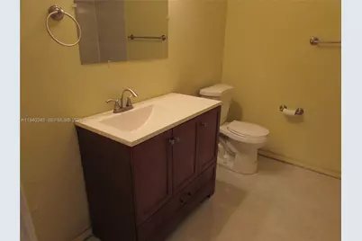 8243 NW 8th Pl, Plantation, FL 33324 - Photo 9
