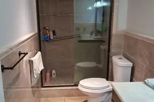 1400 St Charles Pl, Pembroke Pines, FL 33026 - Photo 5