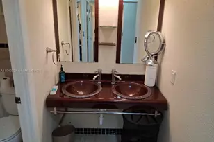 1400 St Charles Pl, Pembroke Pines, FL 33026 - Photo 17