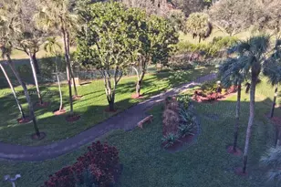 1400 St Charles Pl, Pembroke Pines, FL 33026 - Photo 27
