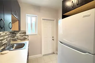 11105 NE 9th Ave, Biscayne Park, FL 33161 - Photo 15