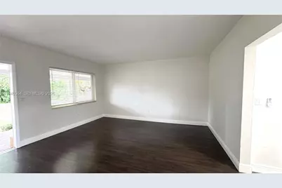 11105 NE 9th Ave, Biscayne Park, FL 33161 - Photo 11