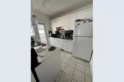 431 NW 32nd Ct, Miami, FL 33125 - Photo 5