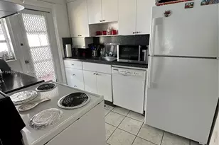 431 NW 32nd Ct, Miami, FL 33125 - Photo 5