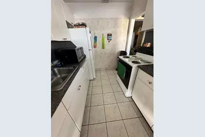 431 NW 32nd Ct, Miami, FL 33125 - Photo 7