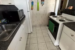 431 NW 32nd Ct, Miami, FL 33125 - Photo 7