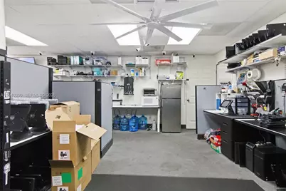 1640 W Oakland Park Blvd #301, Oakland Park, FL 33311 - Photo 23