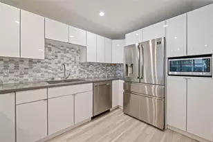 6039 Collins Ave, Miami Beach, FL 33140 - Photo 5