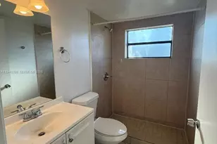 6545 W 27th Ct, Hialeah, FL 33016 - Photo 15
