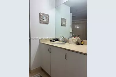 1750 N Bayshore Dr #1714, Miami, FL 33132 - Photo 5