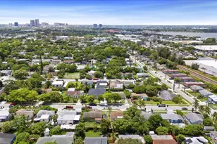 930 34th St, West Palm Beach, FL 33407 - Photo 17