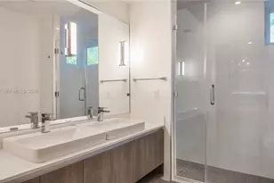 455 NE 39th St, Miami, FL 33137 - Photo 9