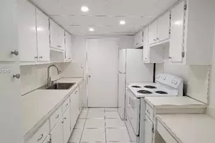 5401 Collins Ave, Miami Beach, FL 33140 - Photo 15