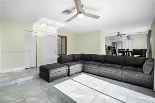 10010 NW 71st Pl, Tamarac, FL 33321 - Photo 3