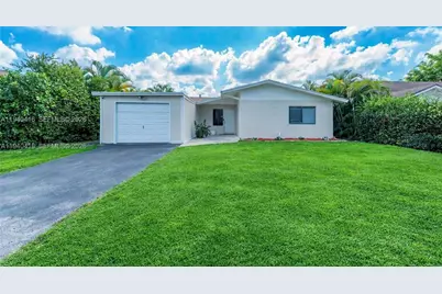 10010 NW 71st Pl, Tamarac, FL 33321 - Photo 1