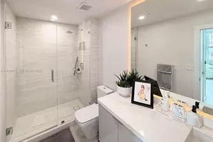 31 SE 5th St, Miami, FL 33131 - Photo 27