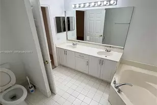 2650 E Aragon Blvd, Sunrise, FL 33313 - Photo 13