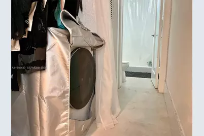 150 SW 10th St #7, Miami, FL 33130 - Photo 11