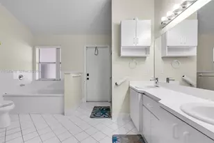 1092 NW 162nd Ave, Pembroke Pines, FL 33028 - Photo 27