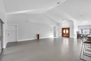 1092 NW 162nd Ave, Pembroke Pines, FL 33028 - Photo 7