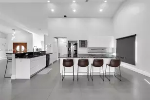 1092 NW 162nd Ave, Pembroke Pines, FL 33028 - Photo 9