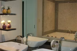 200 Biscayne Blvd Way, Miami, FL 33131 - Photo 5