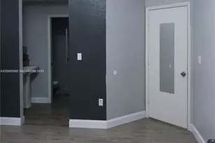 2008 SE 26th Ln, Homestead, FL 33035 - Photo 9