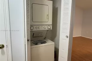 2607 NW 33rd St, Oakland Park, FL 33309 - Photo 9