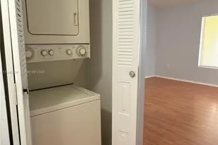 2607 NW 33rd St, Oakland Park, FL 33309 - Photo 15