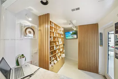 11111 Biscayne Blvd #4H, Miami, FL 33181 - Photo 21