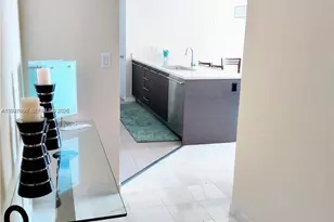 55 SE 6th St, Miami, FL 33131 - Photo 3