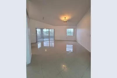 2881 N Oakland Forest Dr #309, Oakland Park, FL 33309 - Photo 5