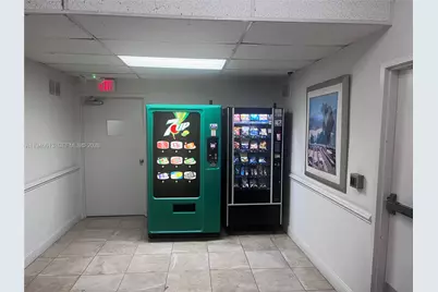 5750 Collins Ave #12 H, Miami Beach, FL 33140 - Photo 31